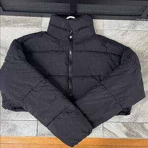 Forever 21 Cropped Black Puffer Jacket Trendy Winter Coat